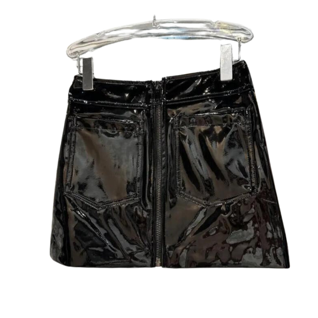 Falda de cuerina con cierre