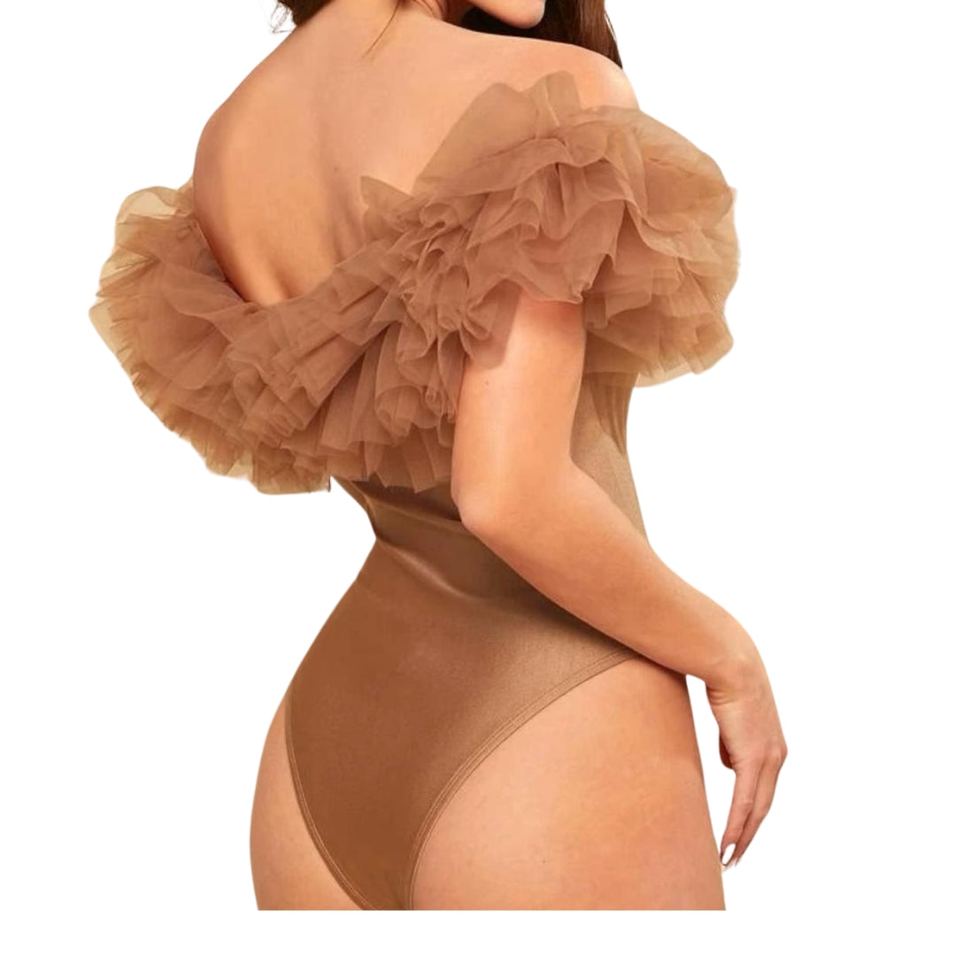 Body de hombros descubiertos a capas de malla